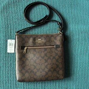 NWT Coach Rowan File Bag In Signature Canvas 💕